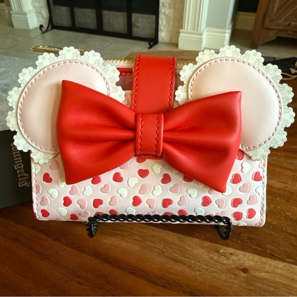 Loungefly Disney Mickey and Minnie Scented Heart Bag Set - Red and Pink NWT - Picture 9 of 13